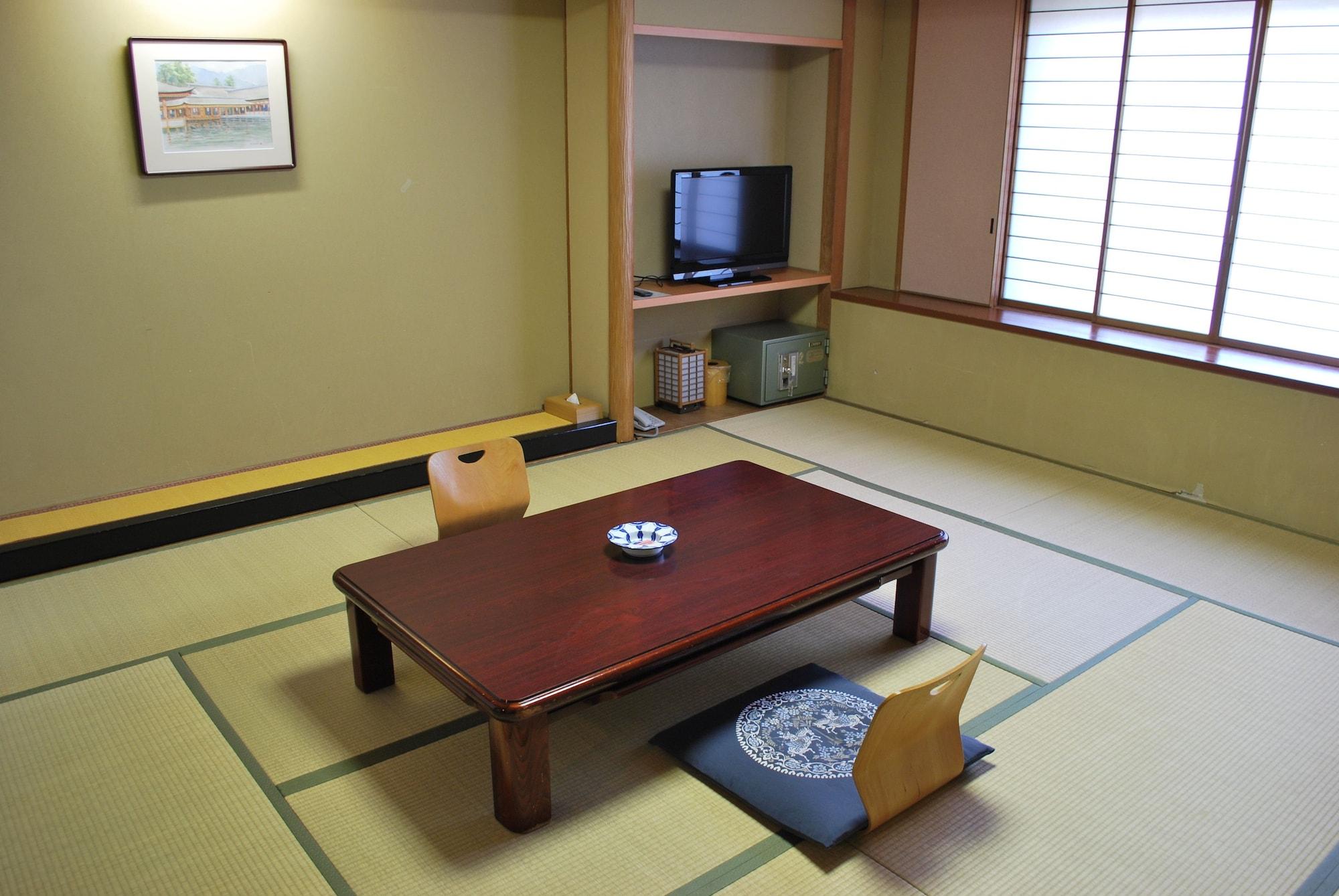 Miyajima Hotel Makoto Hatsukaichi Extérieur photo